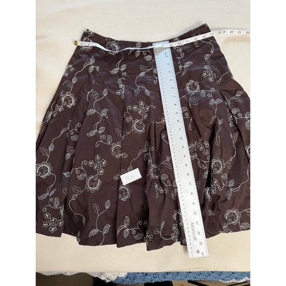Kenar Embroidered Floral Pleated Skirt A Line Women's Size 8 Brown Lined Flared - Picture 4 of 7